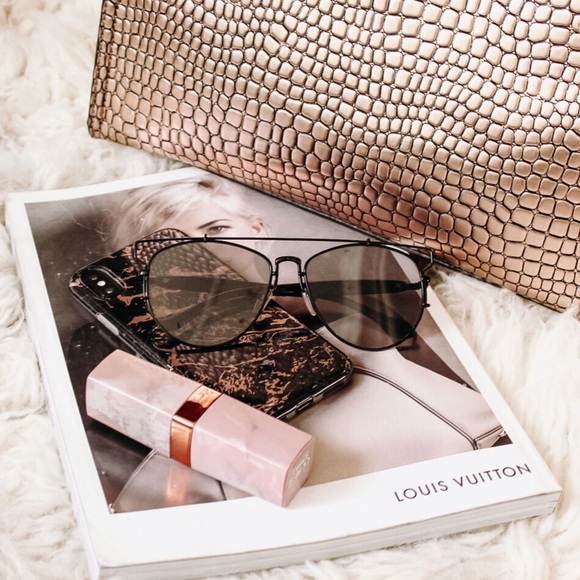 Accessories | chic black on black retro sunglasses - Picture 1 of 5